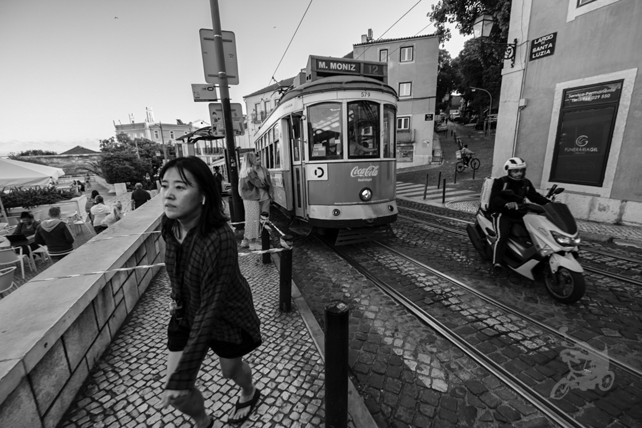 lisboa | strt | photography</br>f4 &spades; 1/170s 10mm &clubs; ISO 320 &hearts; &copy; OS.