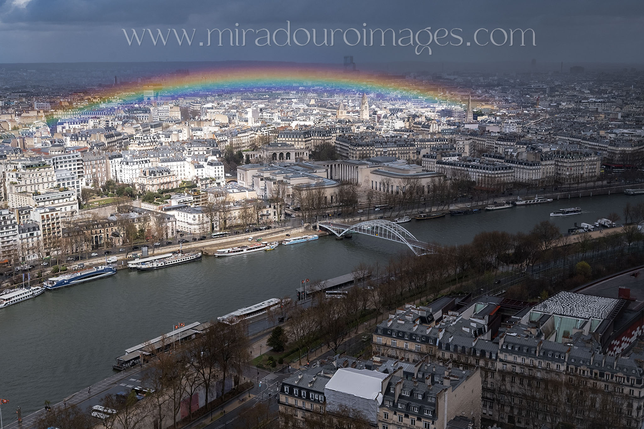 @ tour eiffel</br>f8 &spades; 28mm &diams; 1/180s &clubs; ISO 640 +⅓ EV   &hearts; &copy; OS.