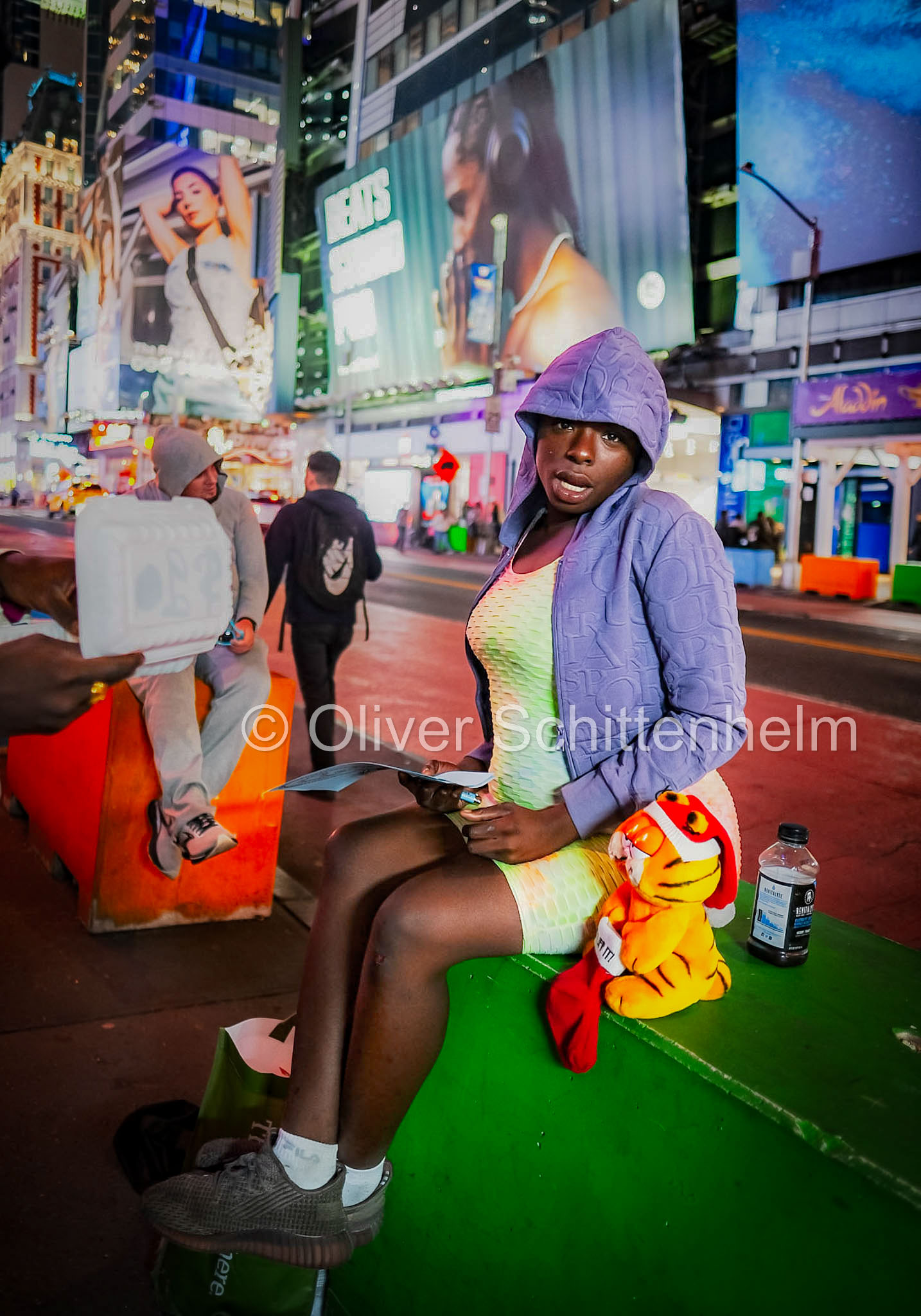 @ times square nyc<br/>f1.4 &spades; 16mm &diams; 1/100s &clubs; iso 1000  &hearts; &copy; os.