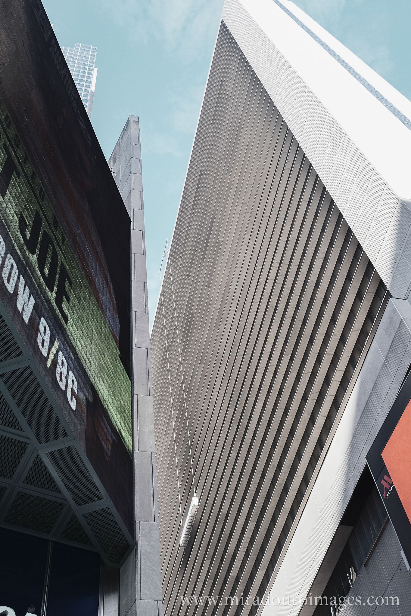 f8 &diams; 1/100s &clubs; ISO 400 +⅓ EV &hearts; &copy; OS.