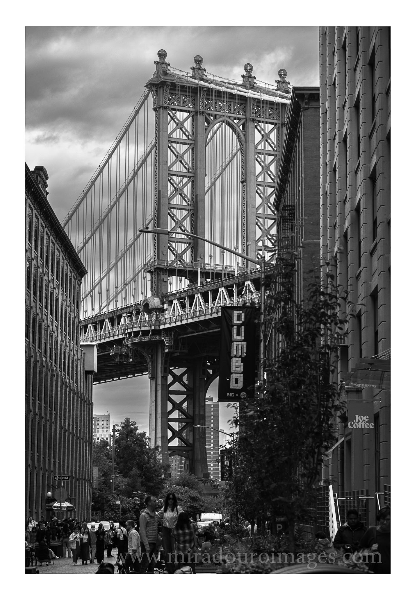 @ Dumbo Brooklyn <br/></i>&nbsp;f5 &spades; 55mm &diams; 1/320s &clubs; ISO 320 | OS