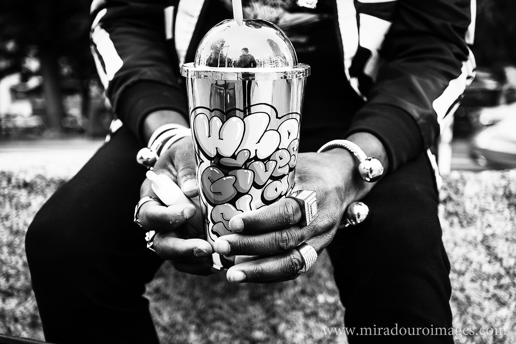 @ union square</br>f2.8 &spades; 28mm &diams; 1/100s &clubs; ISO 500  &hearts; &copy; OS.